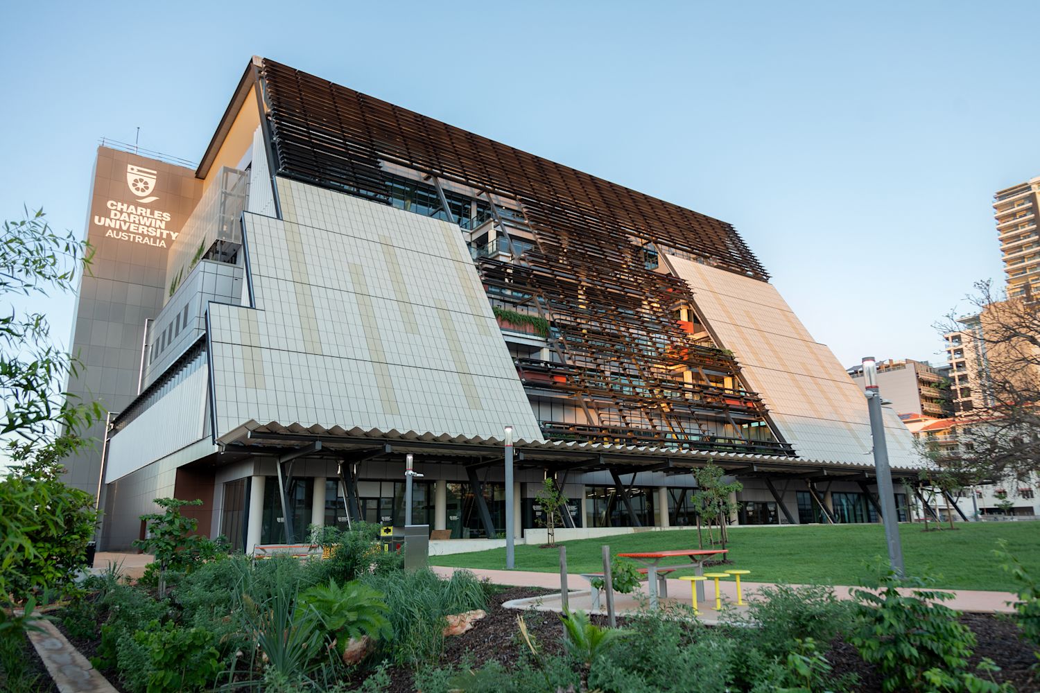 Charles Darwin University (CDU)