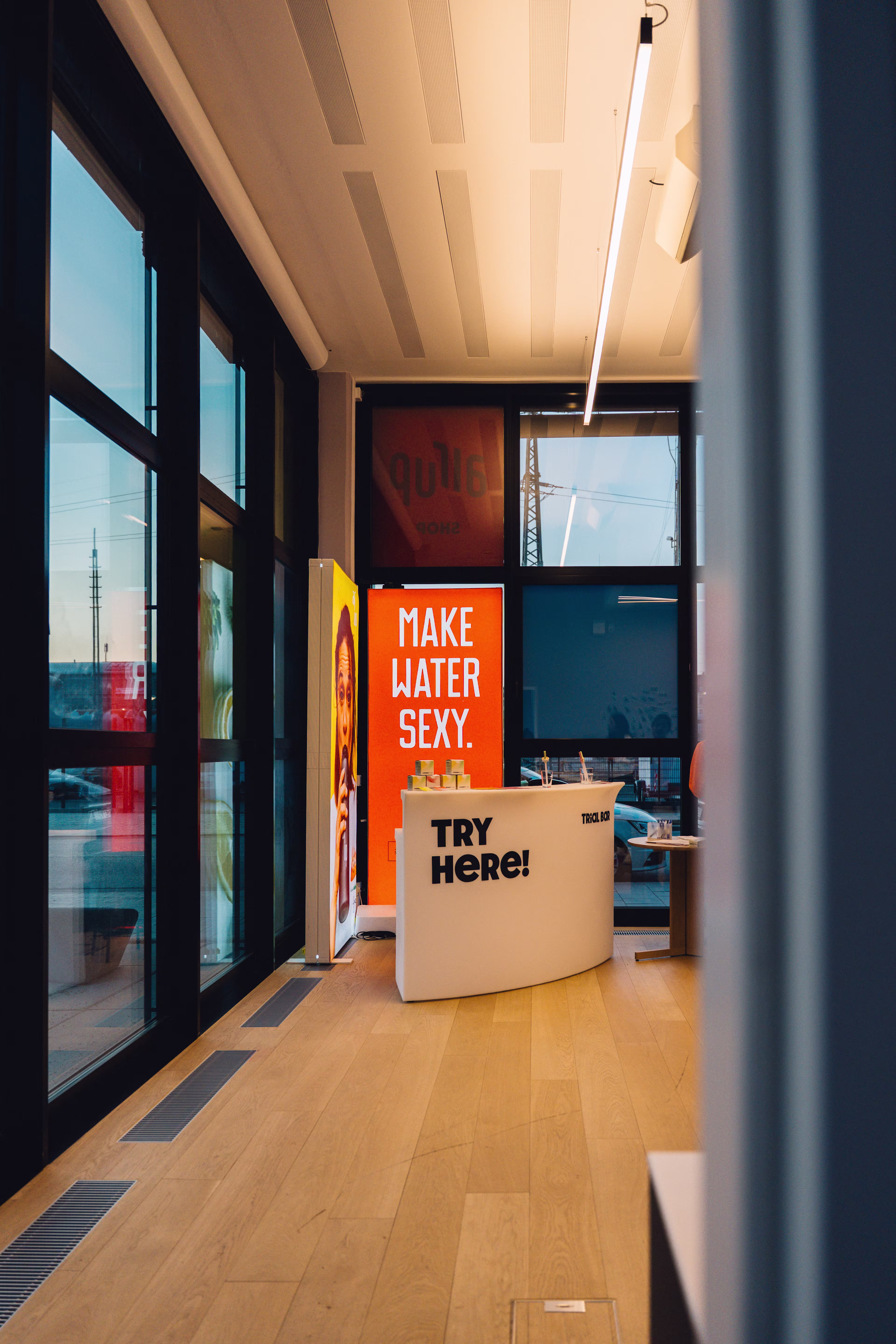 Store Finder - Hero - Mobile