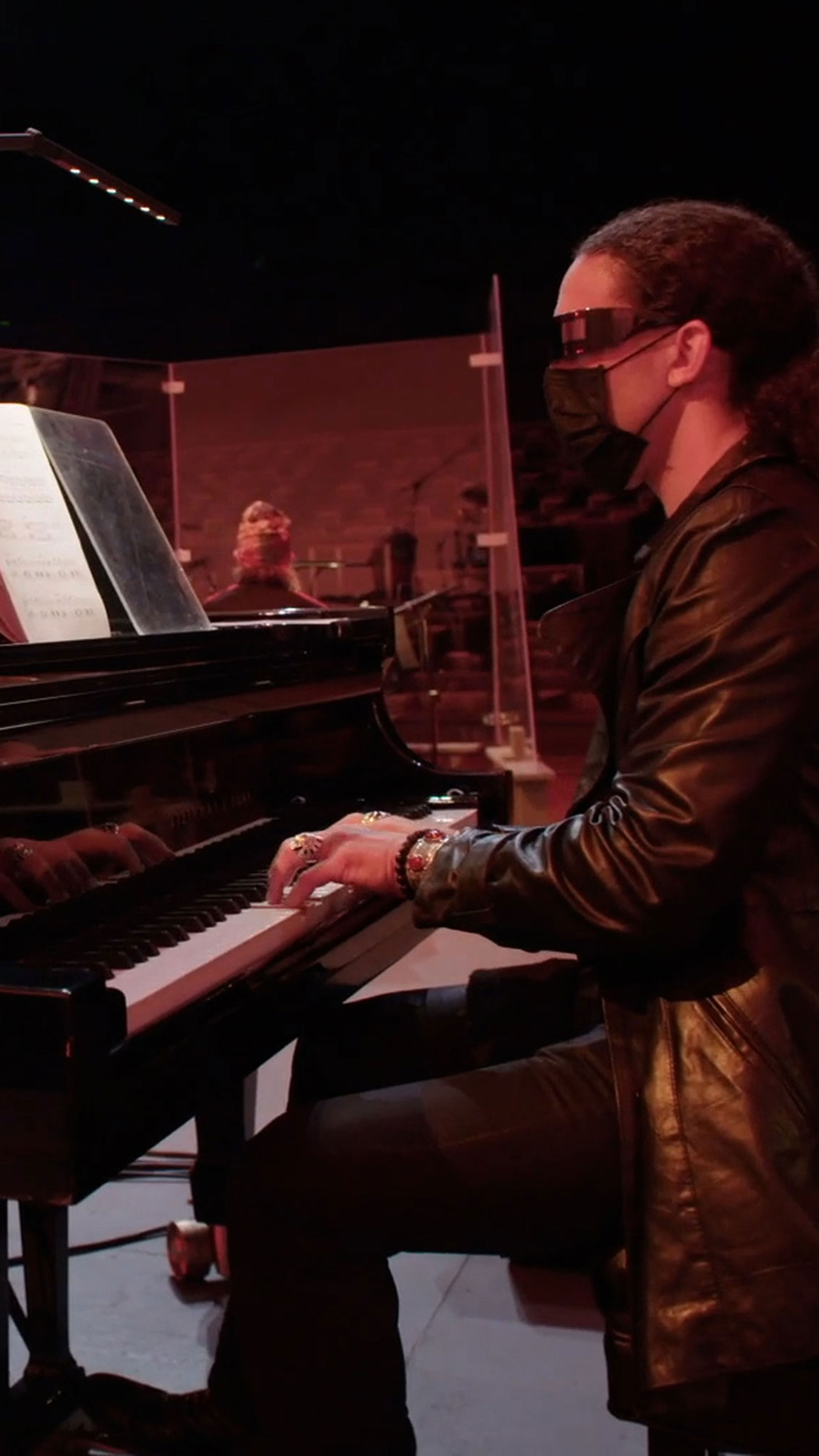 Cameron Graves, piano