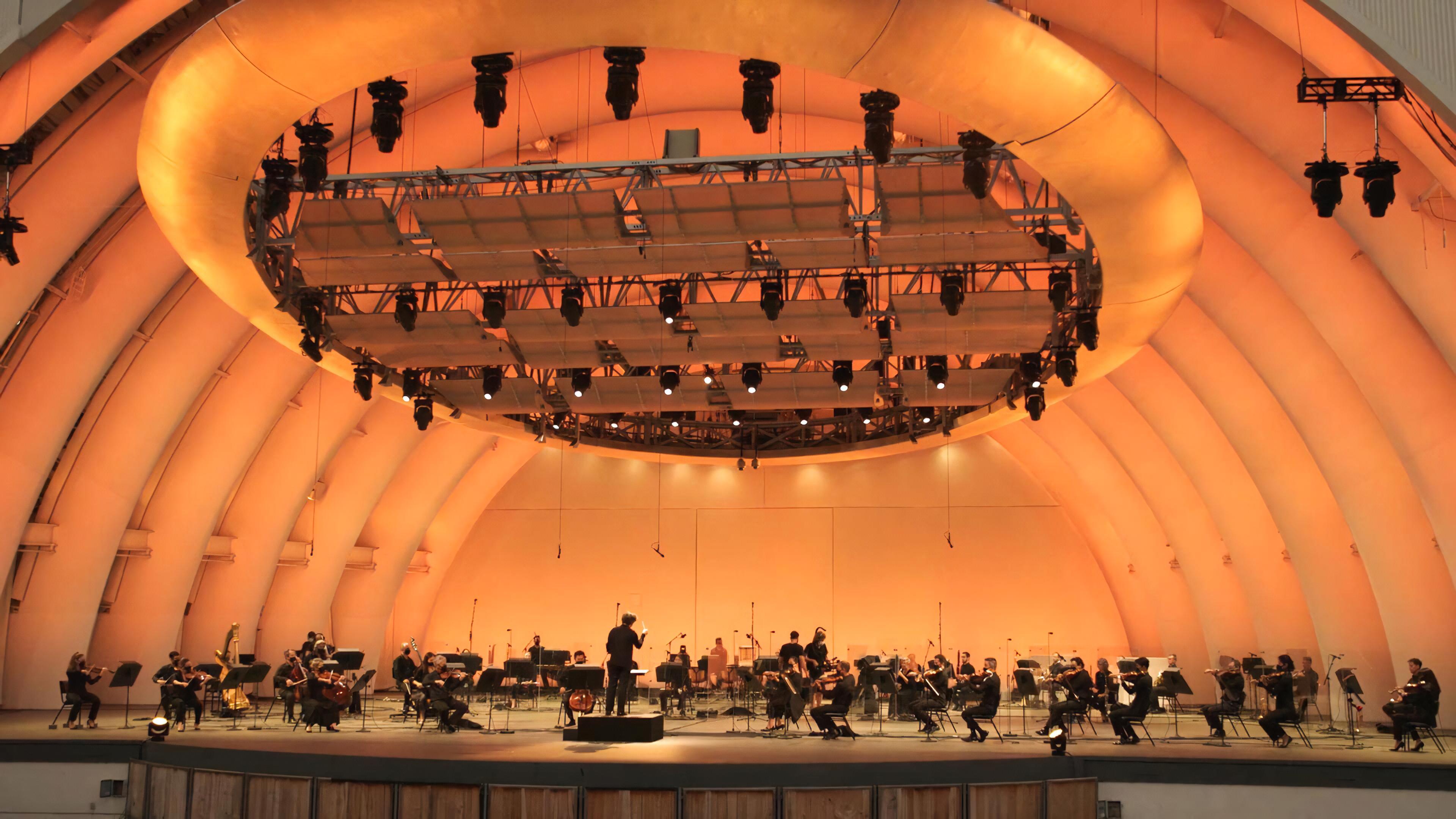 Gustavo Dudamel leads the Los Angeles Philharmonic