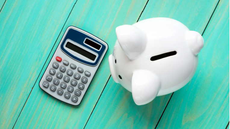 hero-homepage-calculator-piggy-bank-savings-cash-isa.png