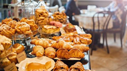 How to get free or cheap food.