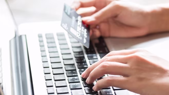 hero-cardsandloans-money-transfer.jpg