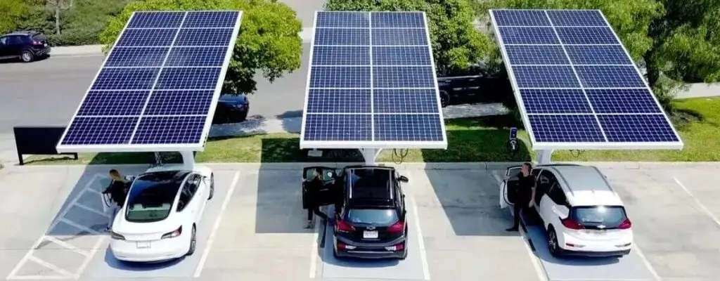 Elektrische auto opladen met zonnepanelen