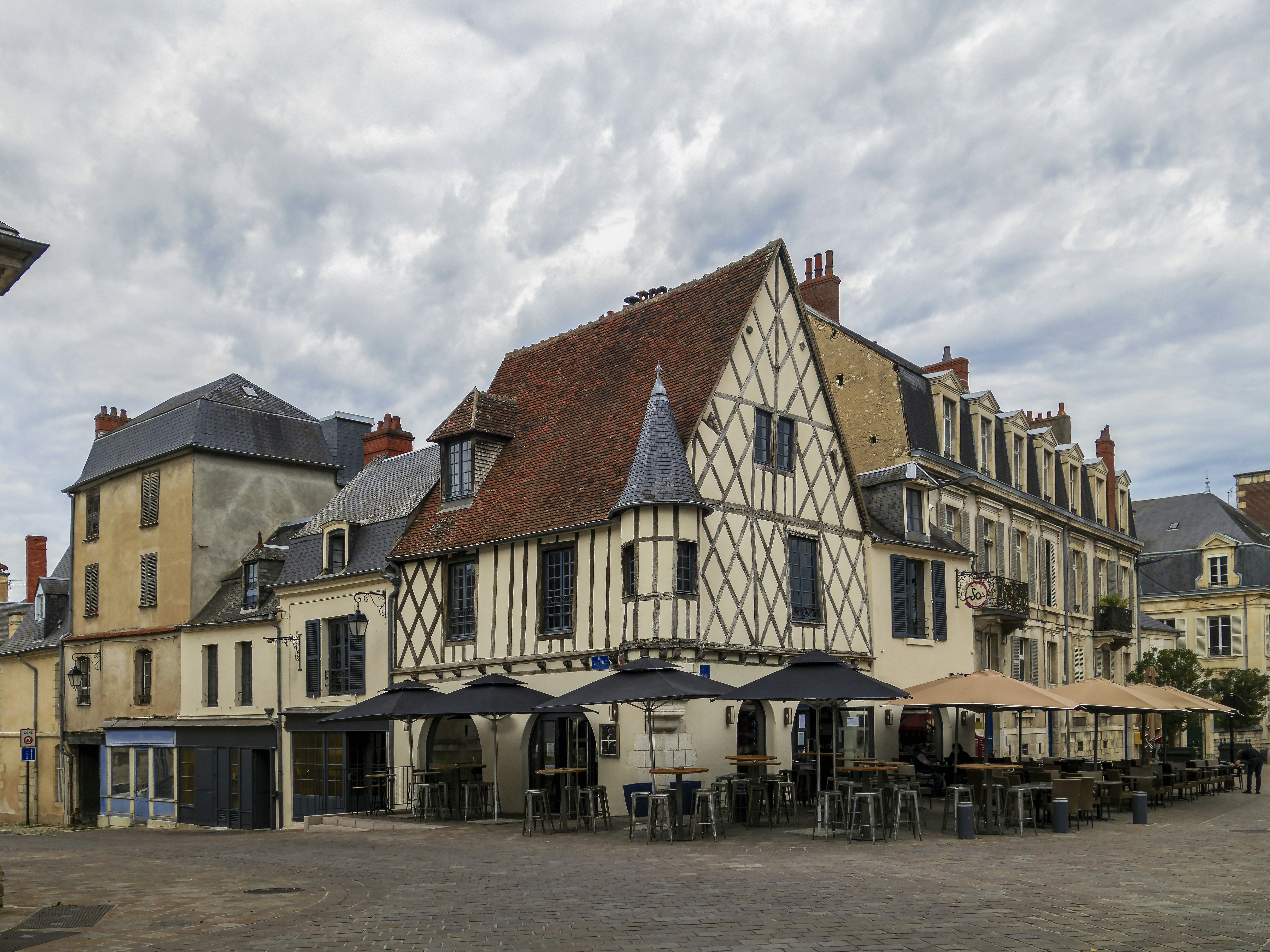 ARTICLE_QUE_VISITER_DANS_LE_CENTRE_DE_LA_FRANCE_listing