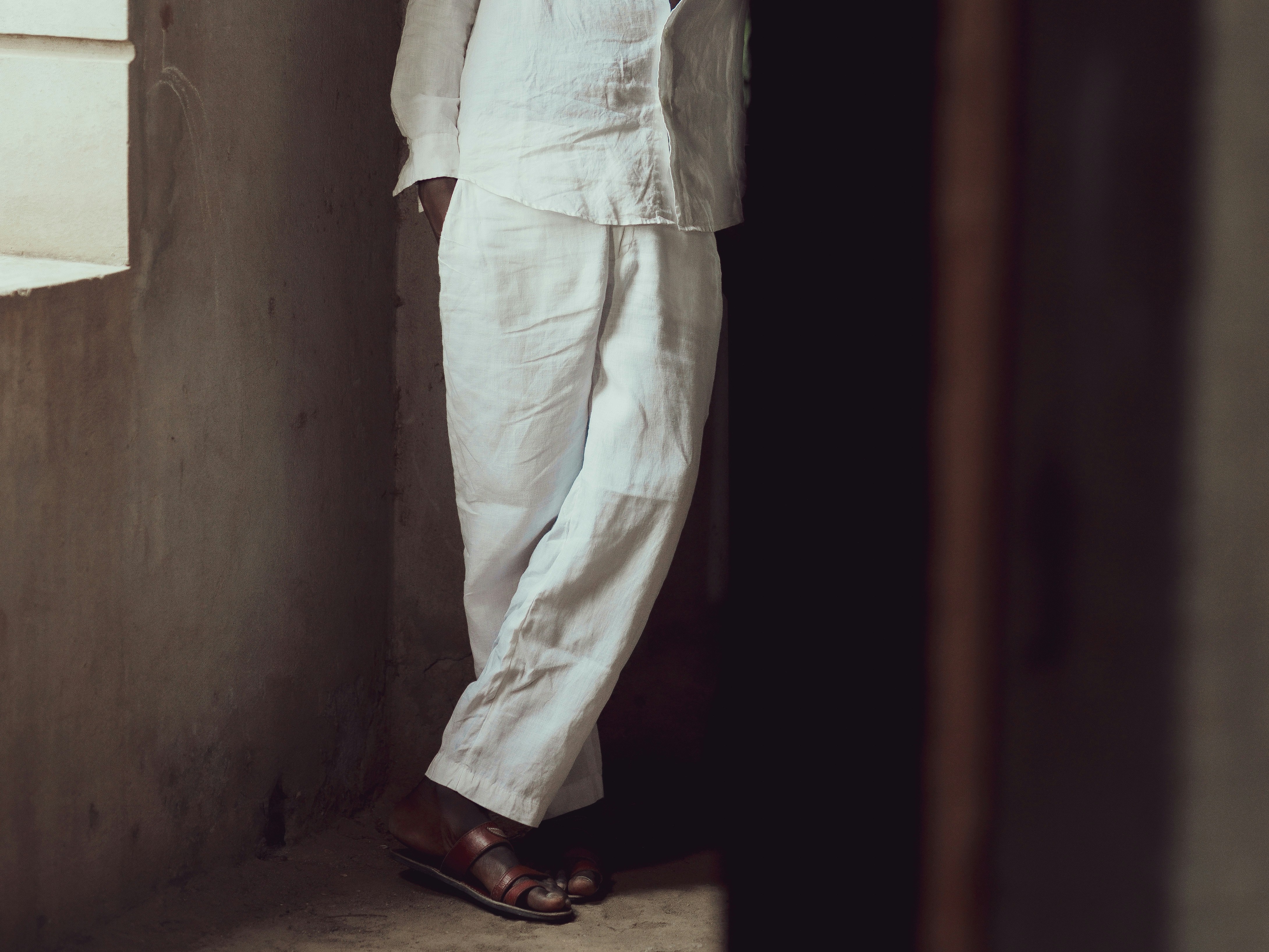 ARTICLE_QUELLE_CHAUSSURE_AVEC_UN_PANTALON_EN_LIN_HOMME_listing