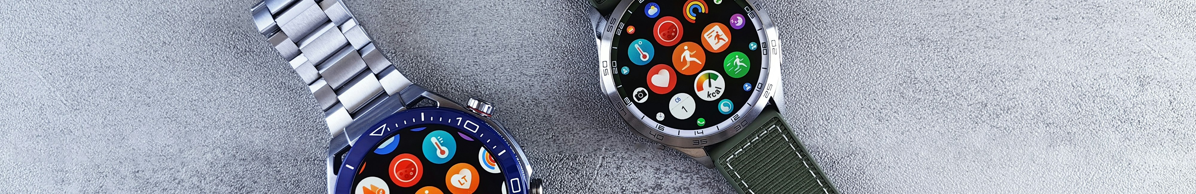 Montres connectées avec bracelets différents.