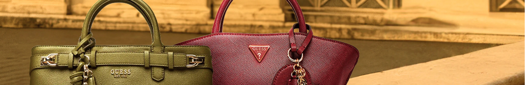 Sacs à main Guess élégants pour femme, vert et bordeaux.