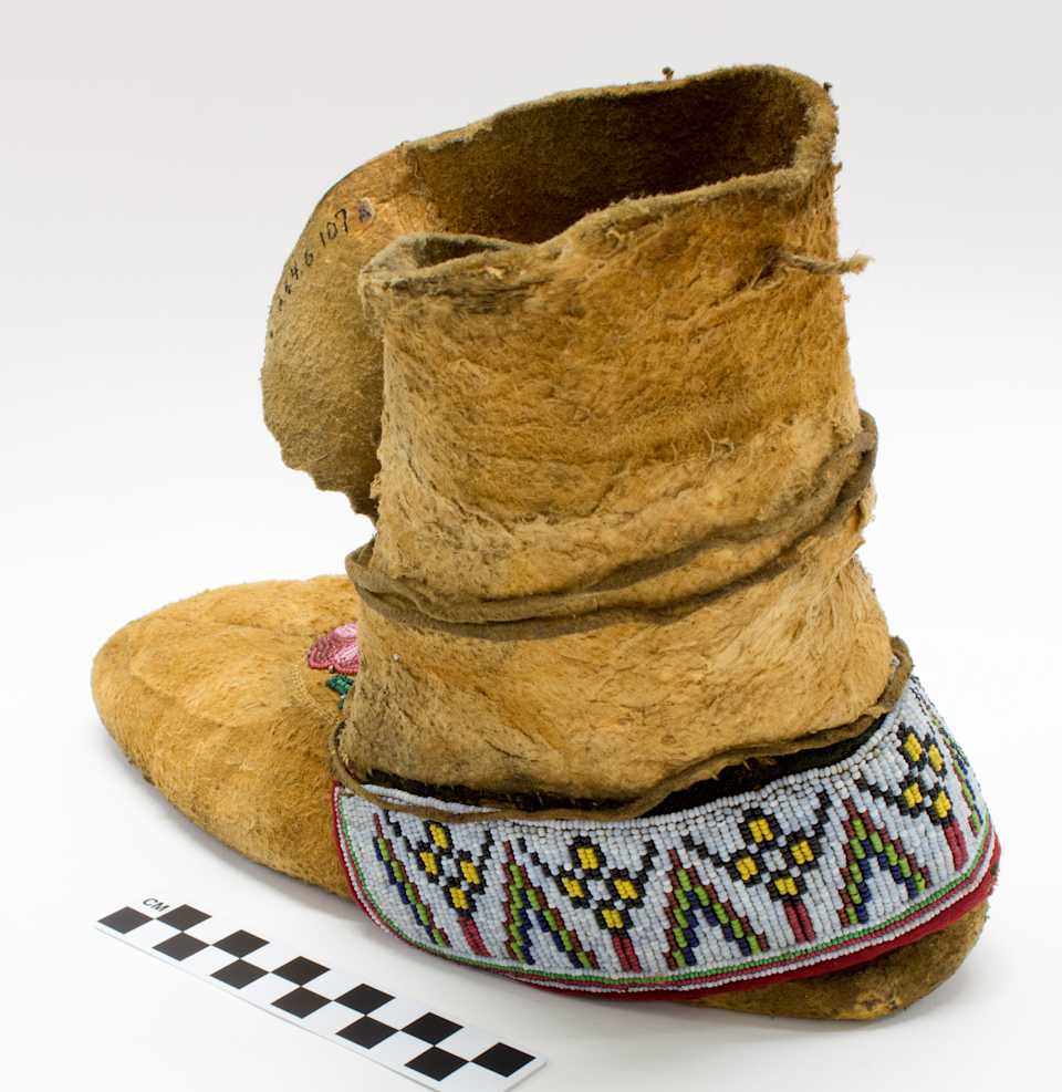 collections/objects/shoe-a64-6-107a