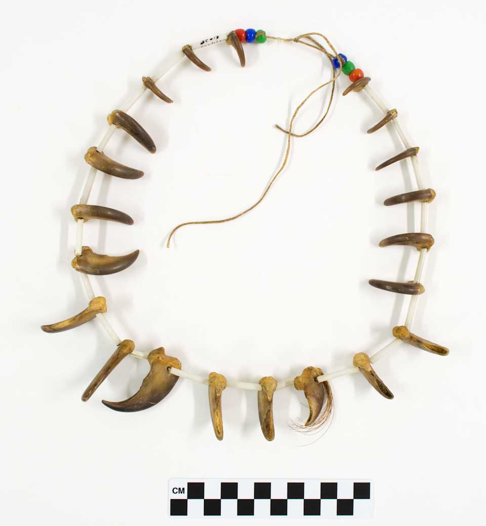 collections/objects/necklace-61-25