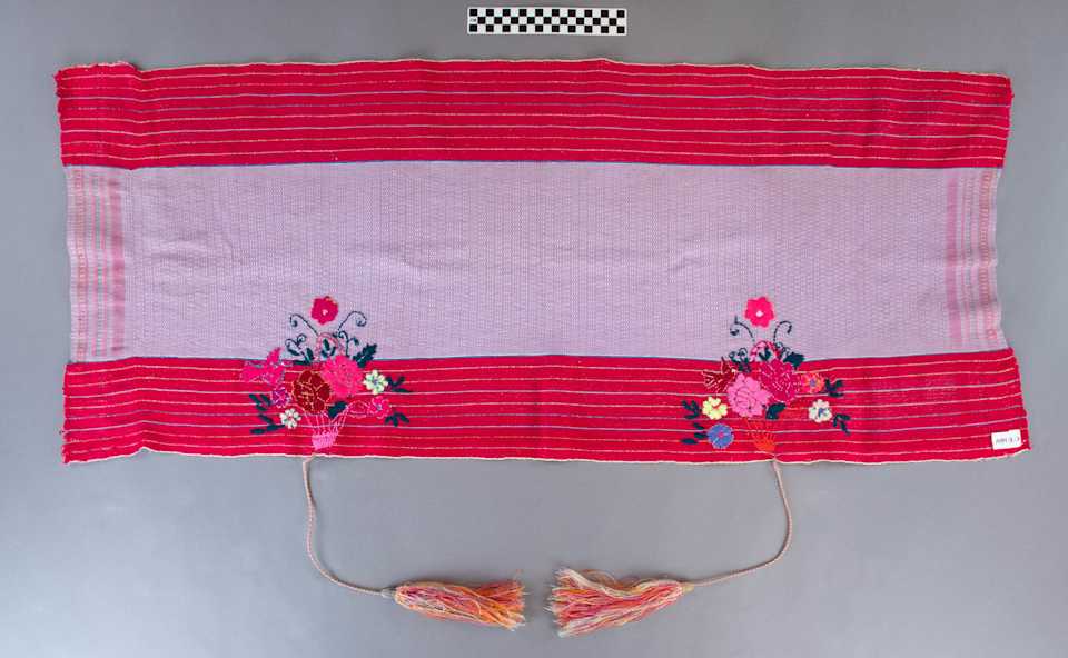 collections/objects/shawl-a94-3-3