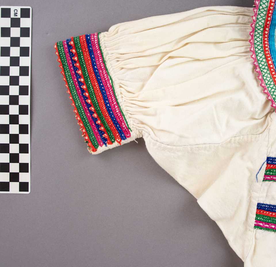collections/objects/shirt-a79-1-33