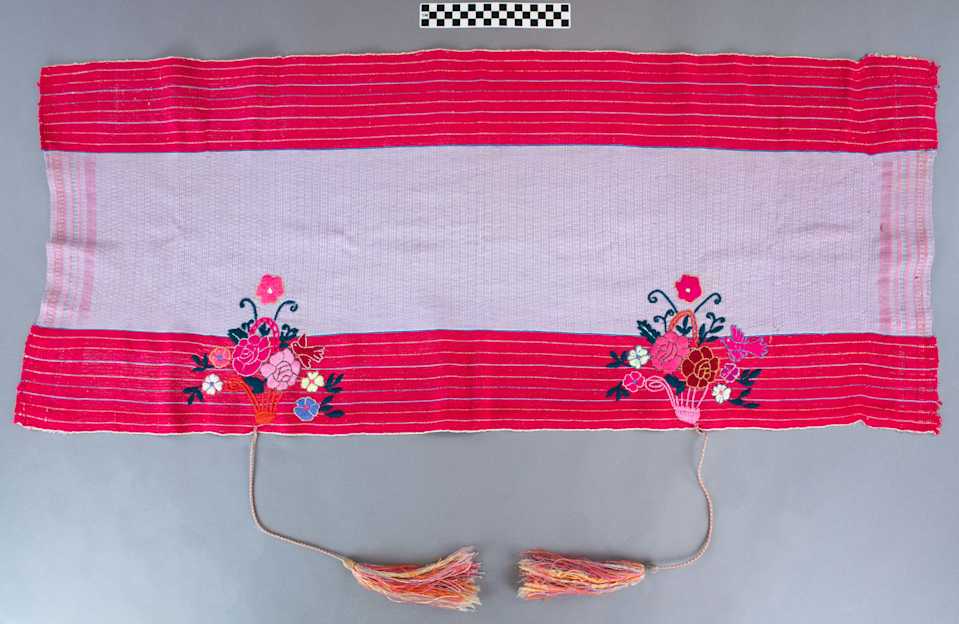 collections/objects/shawl-a94-3-3