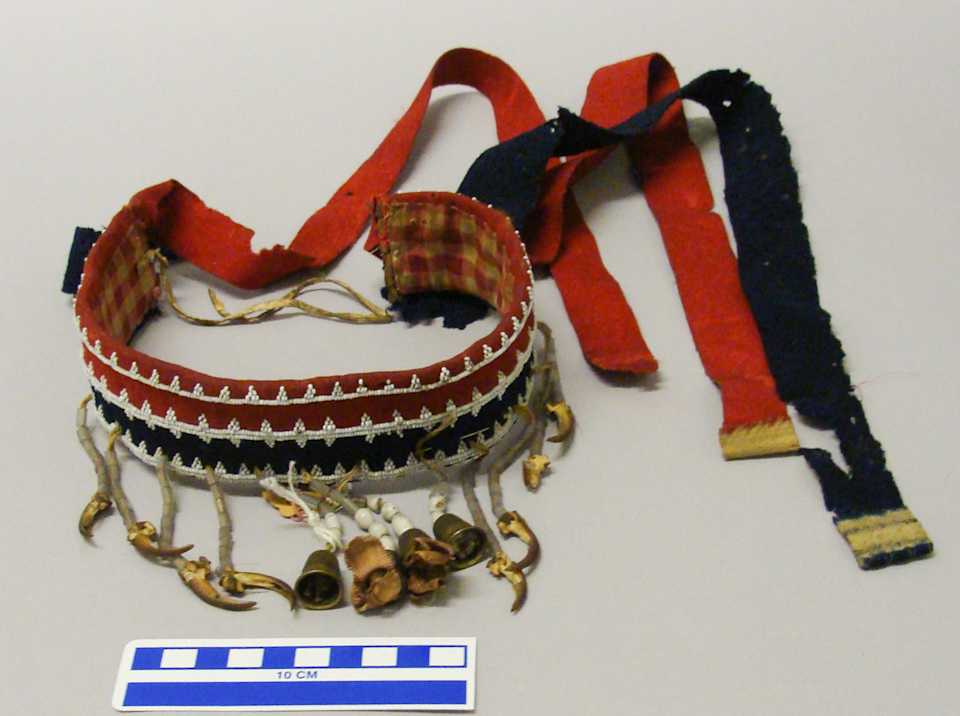 collections/objects/necklace-61-2444