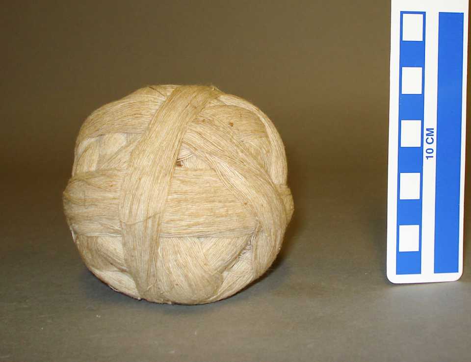 collections/objects/yarn-a2007-4-239b
