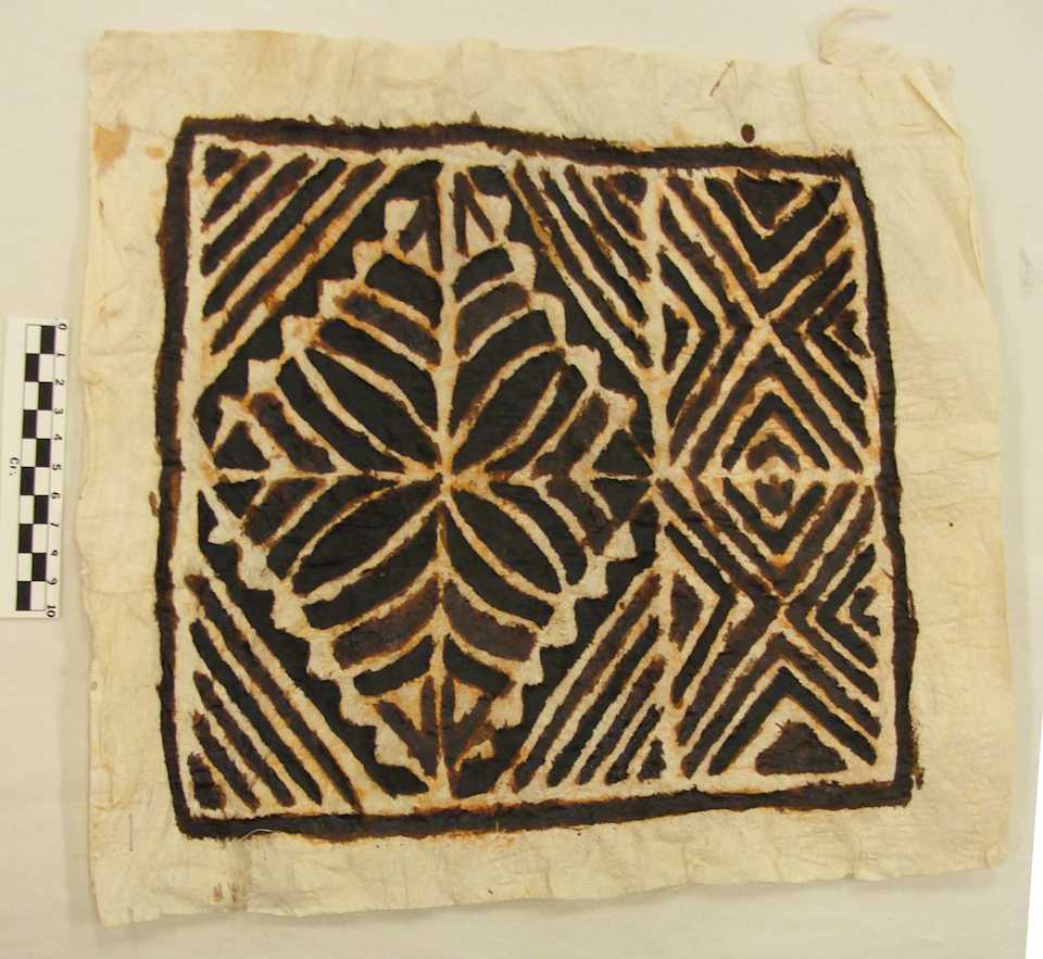 collections/objects/tapa-cloth-a2009-10-200