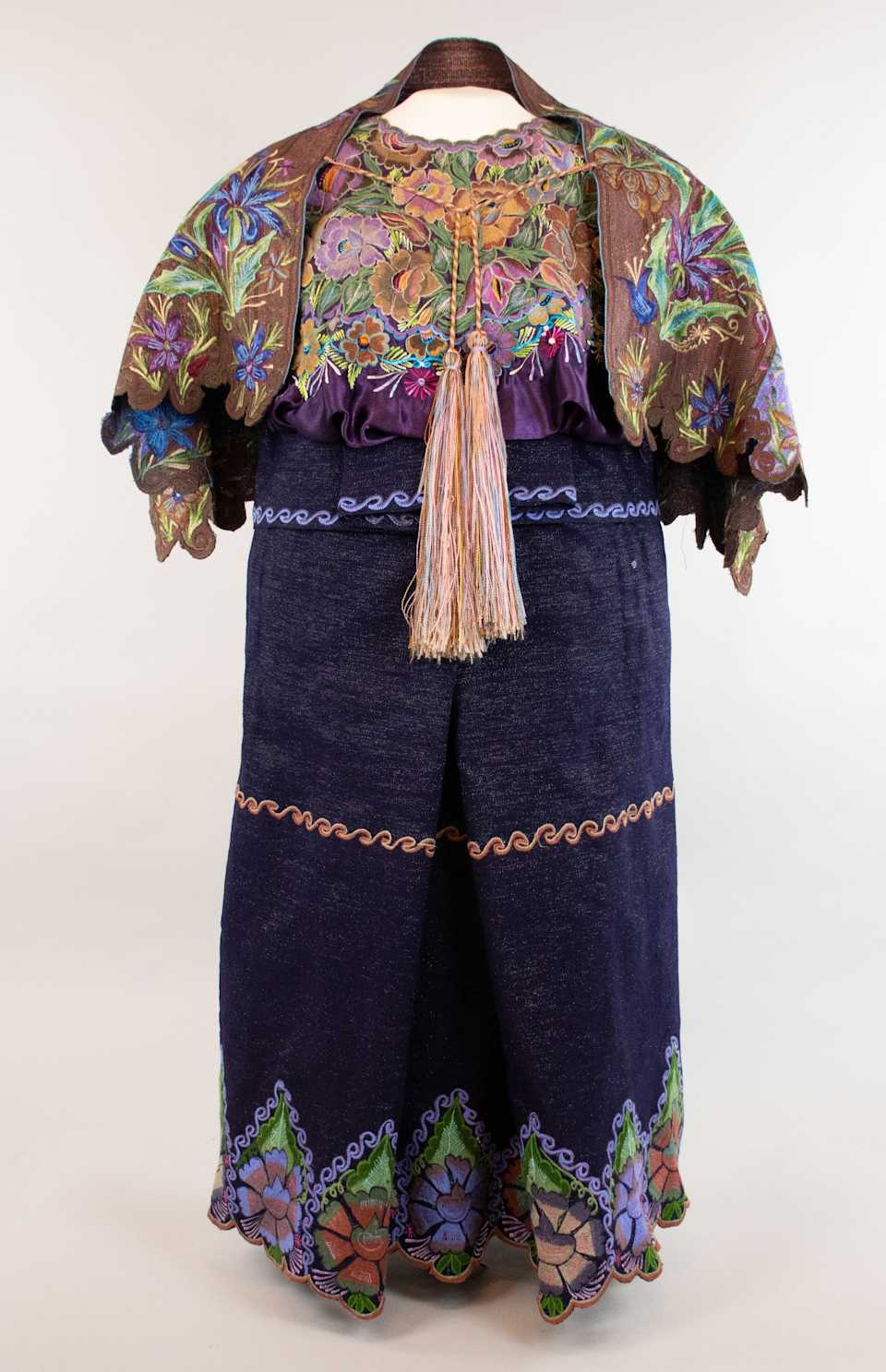 collections/objects/shawl-a2013-1-5