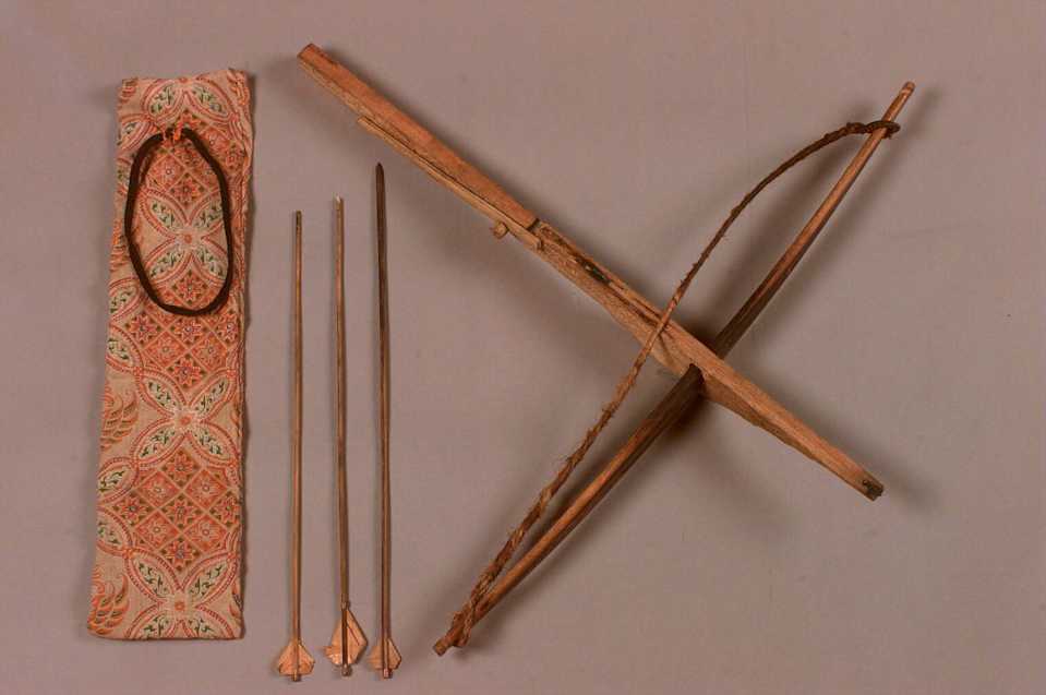 collections/objects/bow-a88-1-41a