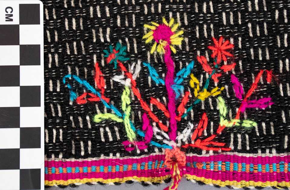 collections/objects/shawl-a77-1-295