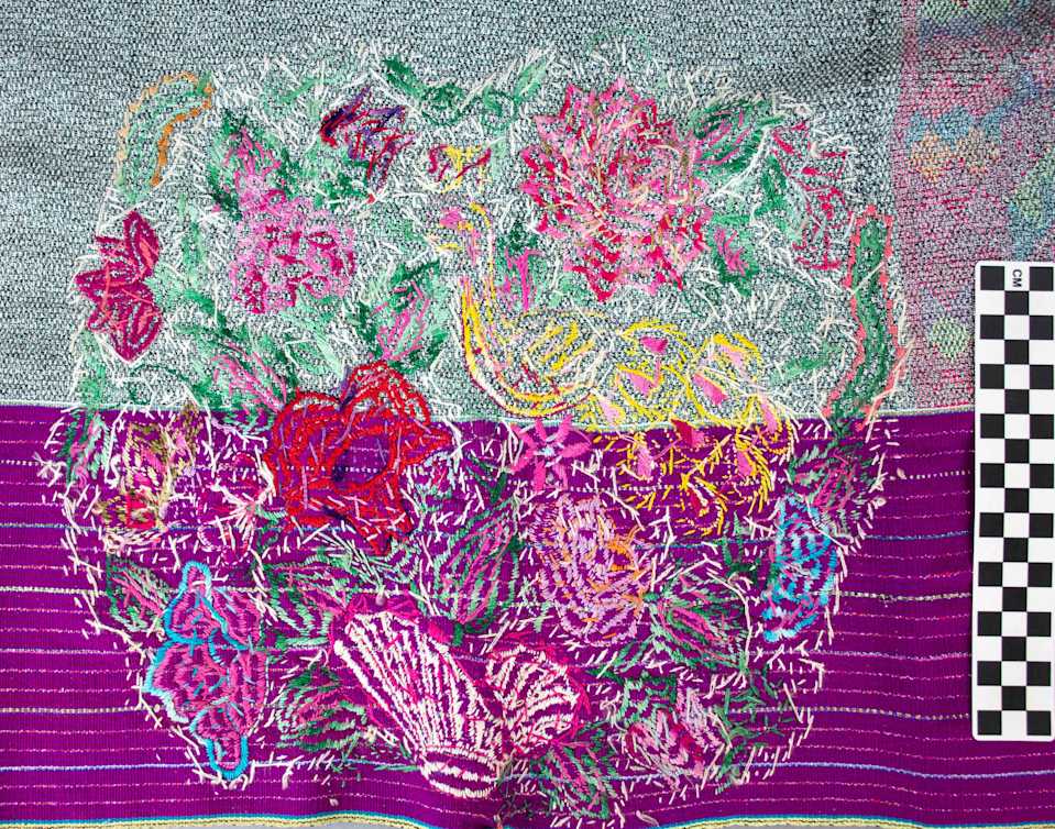 collections/objects/shawl-a97-8-2