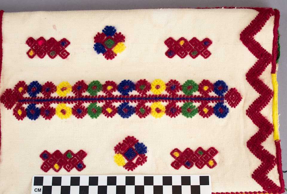 collections/objects/shirt-a77-1-46