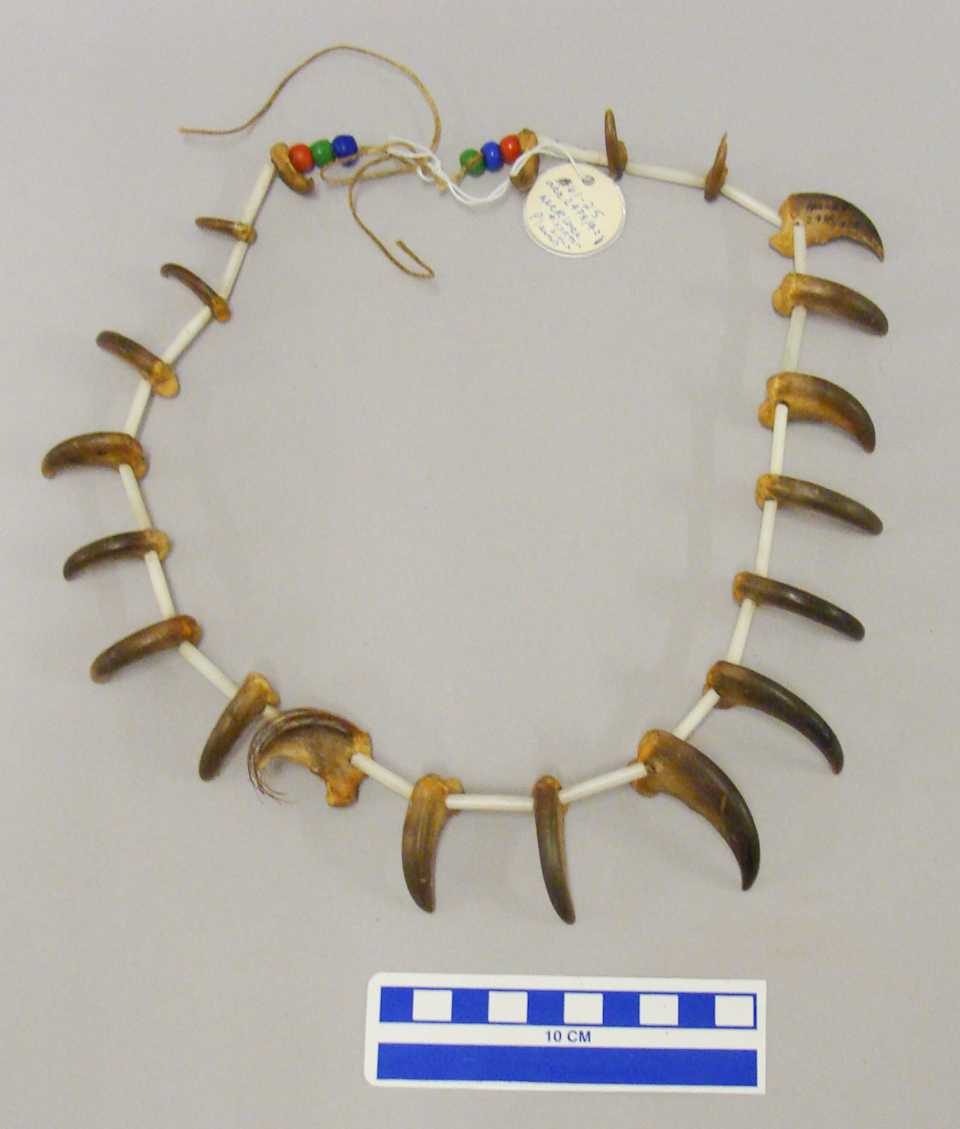 collections/objects/necklace-61-25