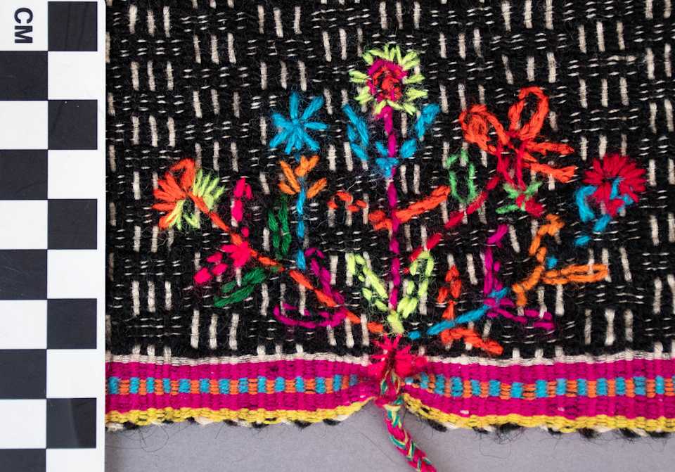 collections/objects/shawl-a77-1-295