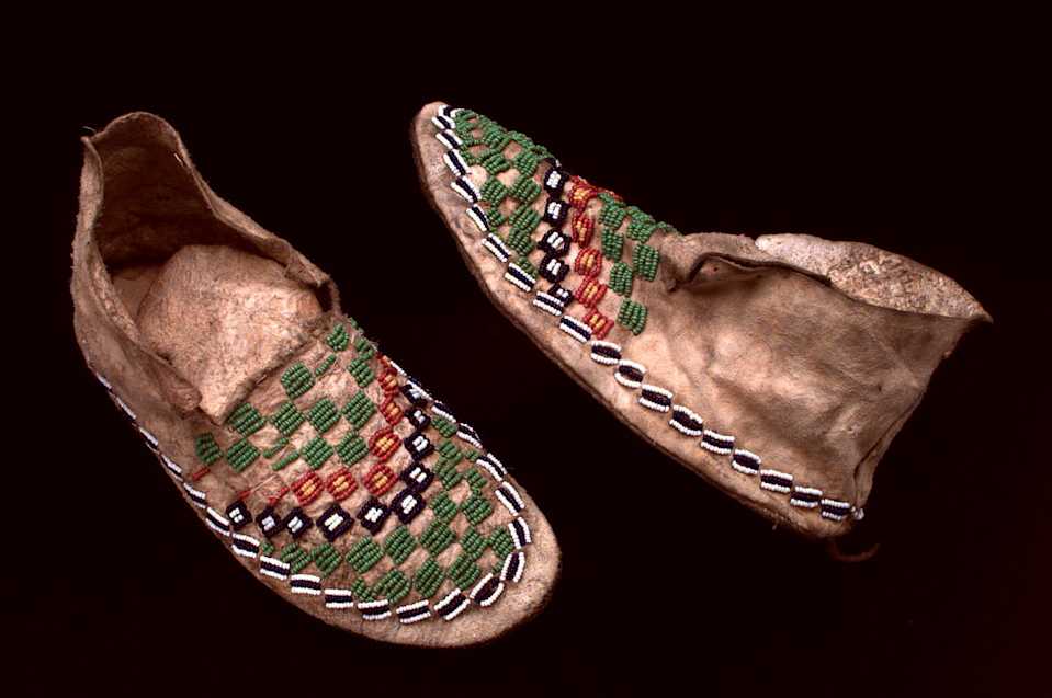 collections/objects/shoe-49-113b