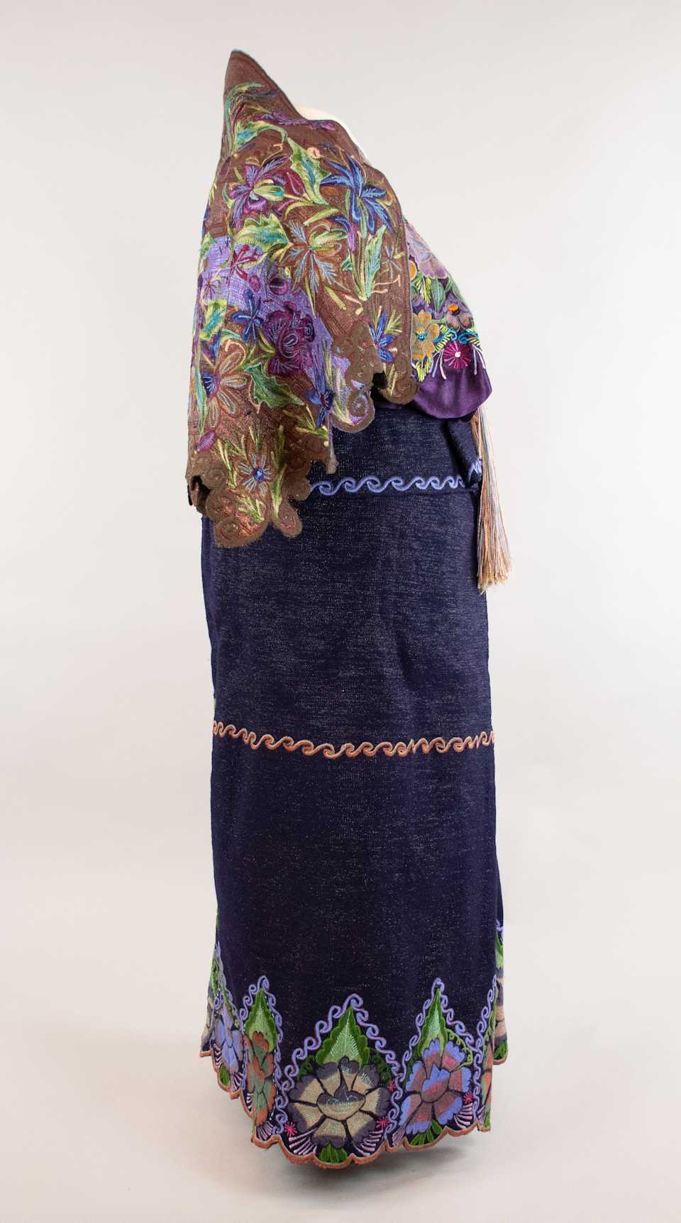 collections/objects/shawl-a2013-1-5