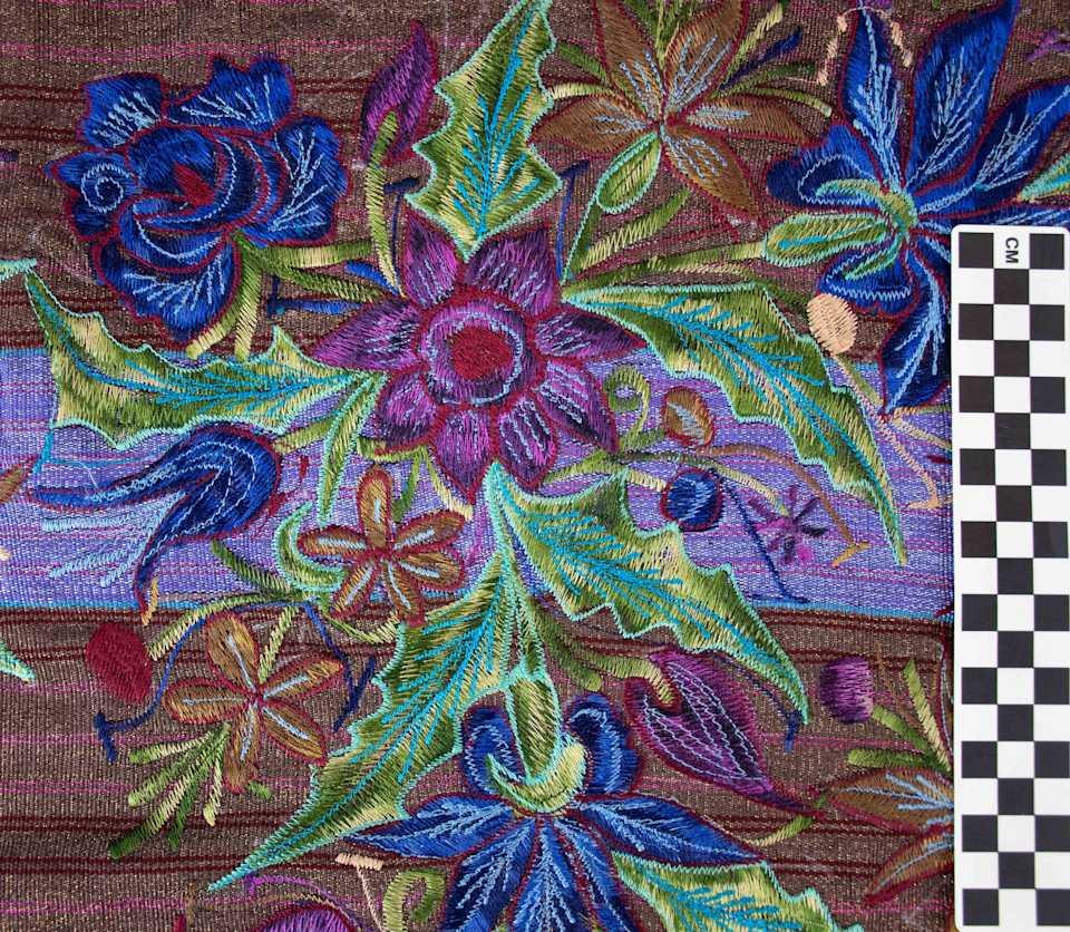 collections/objects/shawl-a2013-1-5