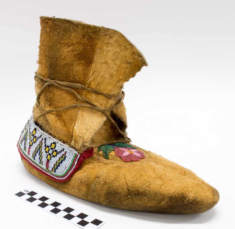 collections/objects/shoe-a64-6-107a