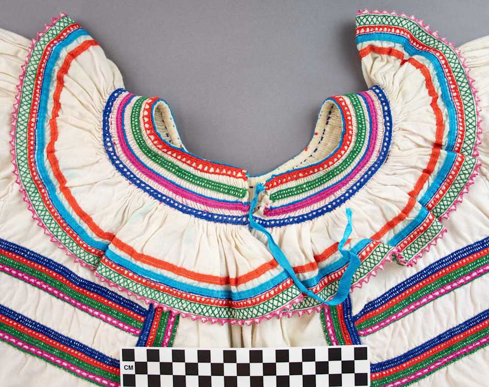 collections/objects/shirt-a79-1-33