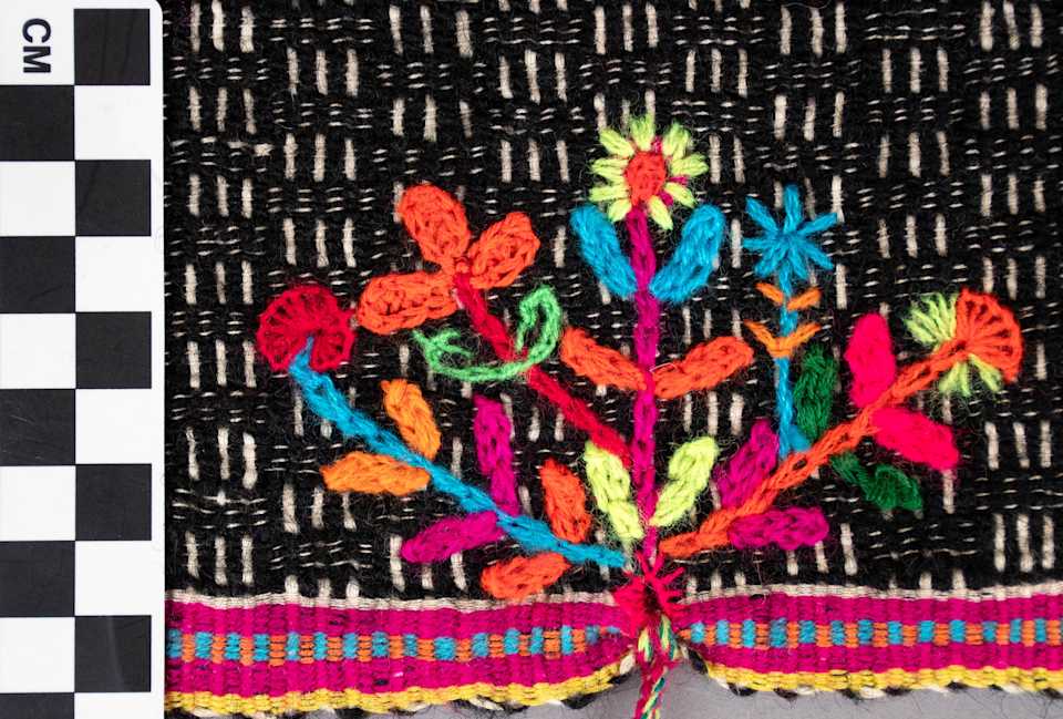 collections/objects/shawl-a77-1-295