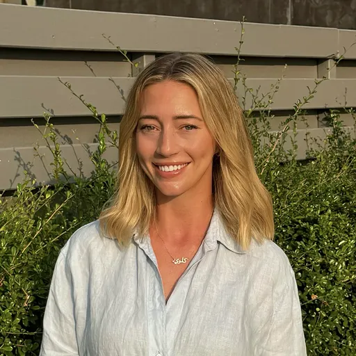 Chloe Stirling