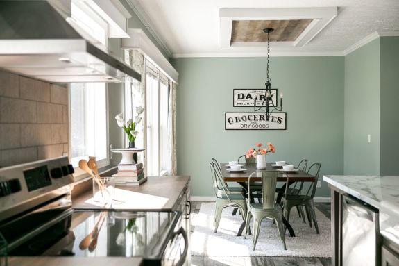 Check out the dining room in the Country Aire mobile/manufactured/modular home.