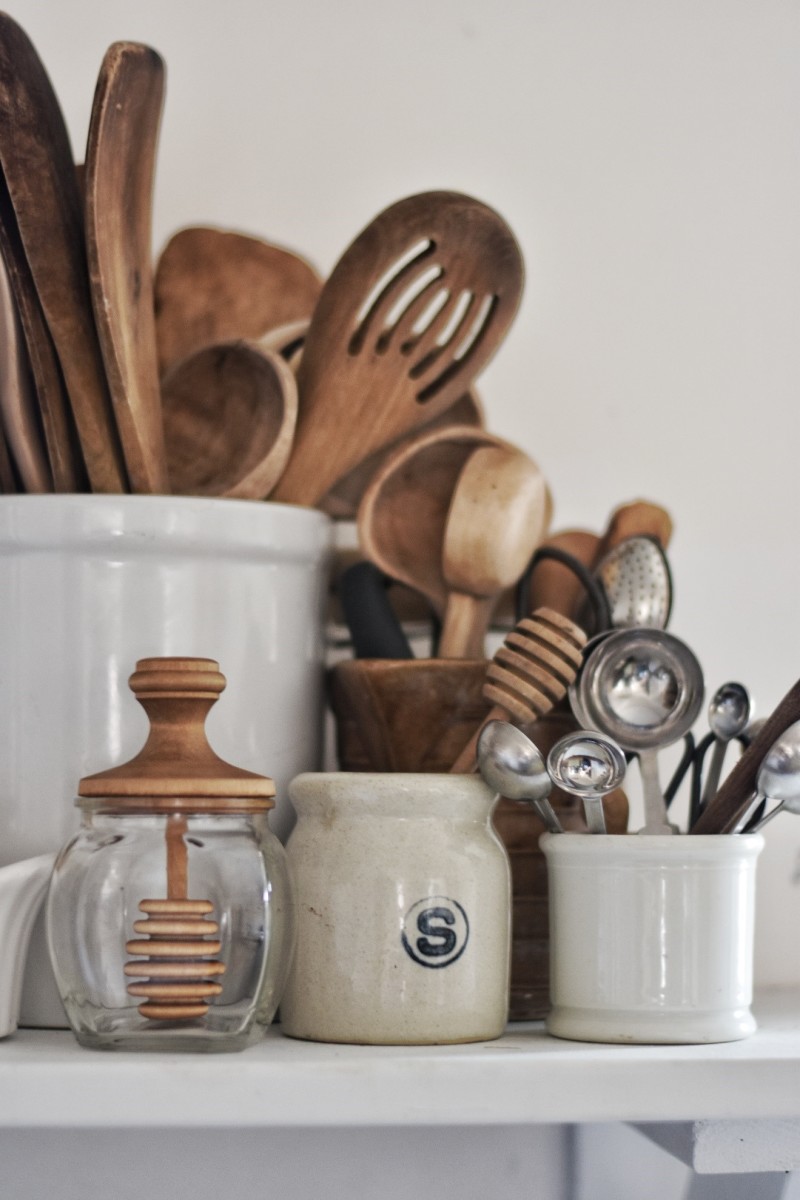 farmhouse woodware kitchen utensils