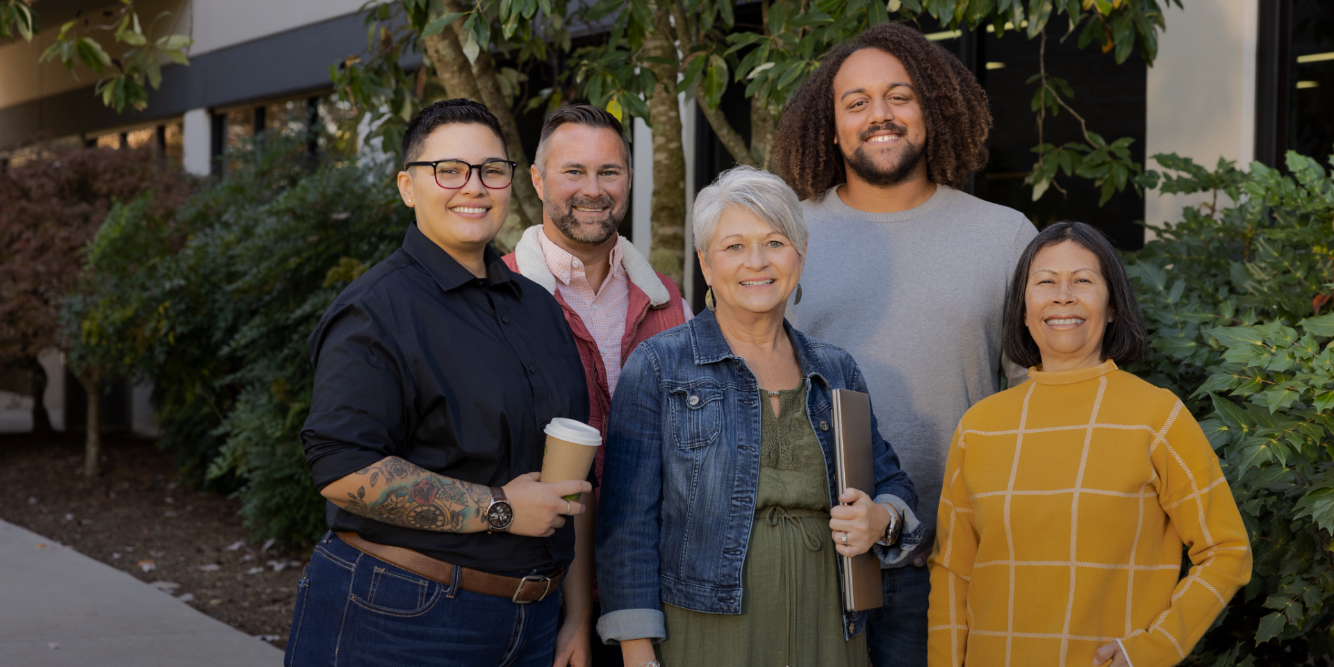 Yard Worker Cover Letter Examples and Templates | ResumeCat, image size:1920x960