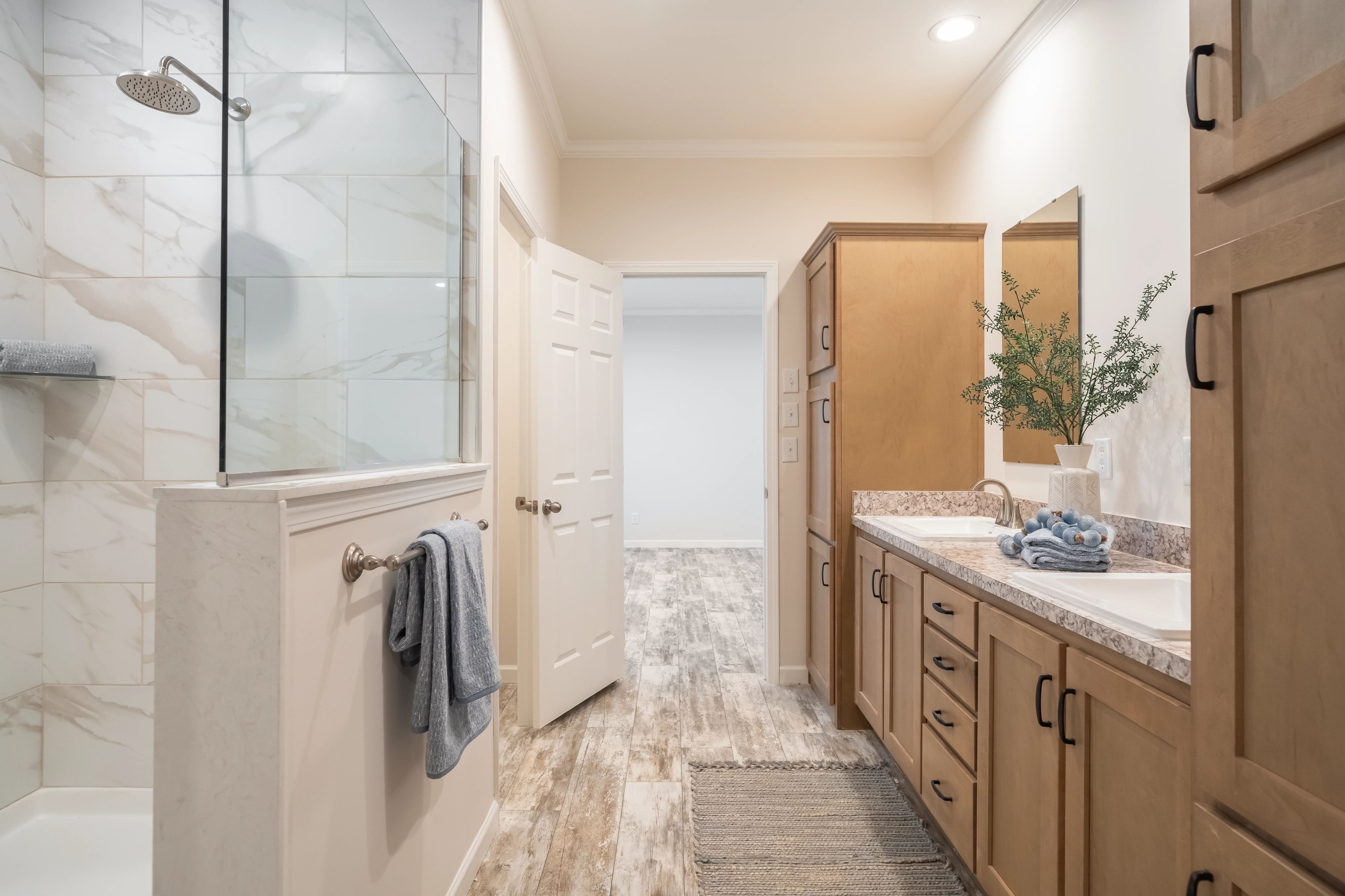 Manufactured Home Bathtub Options | Clayton Studio, image size:5120x3413