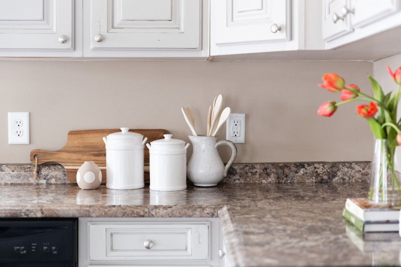Close up of a CrossMod™ home kitchen counter top with counter décor.