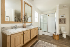 Save Space with These 5 Bathroom Storage Options Hero