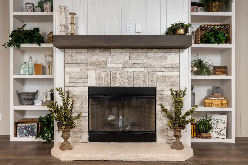 46XCL32603AH_Diamond_Living_Room_Fireplace_April_2024-002