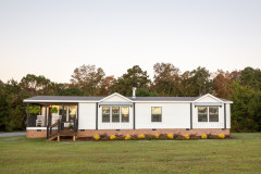 Exterior of the Lulamae farmhouse manufactured home model floor plan from Clayton.