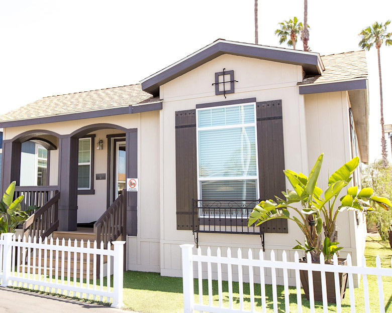 Manufactured Homes and Hurricane Winds l Clayton Studio