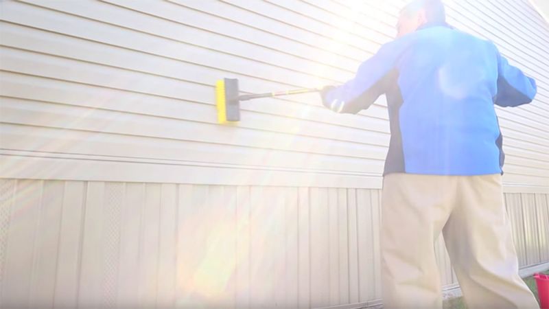 How to Clean Vinyl Siding