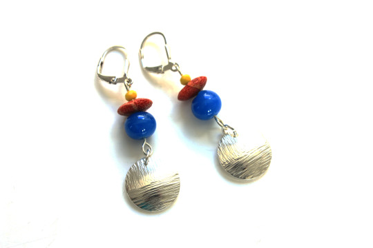 Boucles d'oreilles perle bleu canard et disque en argent martelé