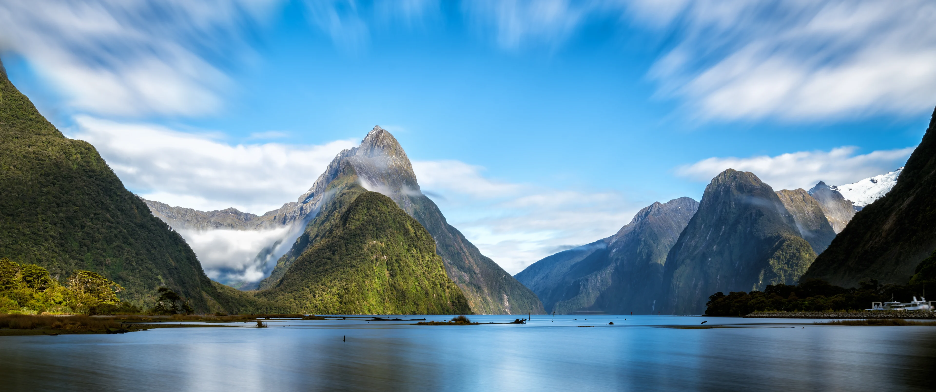 Landscape of mountains and lake in New Zealand