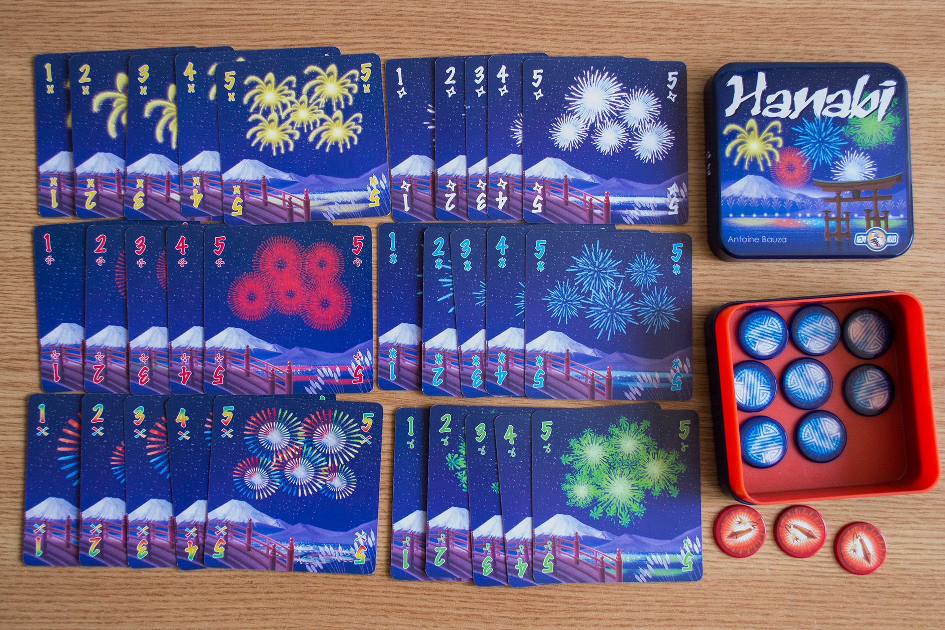 Kooperatív játék kicsiknek és nagyoknak – Hanabi