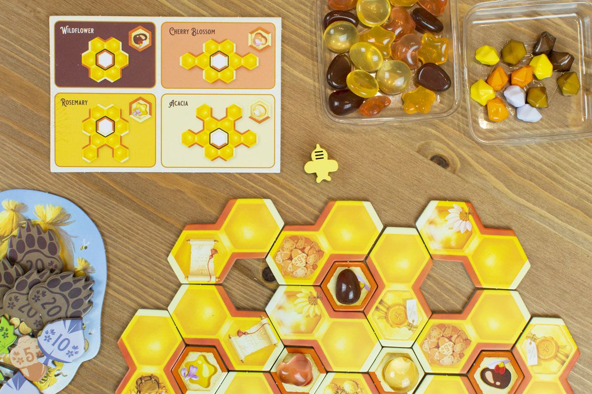 Honey Buzz családi társasjáték - kaptár és mézjelölők