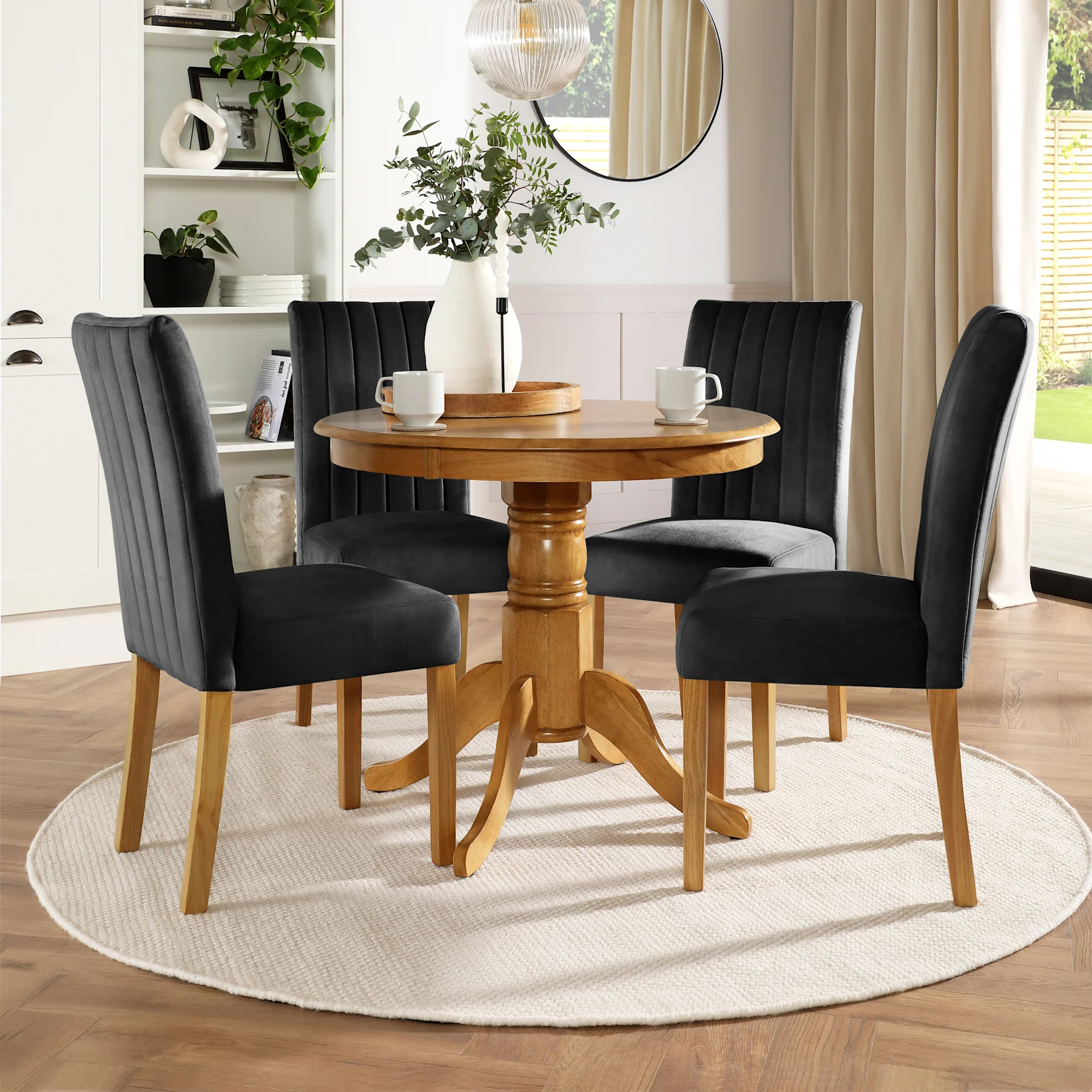 Kingston Round Dining Table & 4 Salisbury Chairs, Natural Oak Finished Solid Hardwood, Black Classic Velvet, 90cm