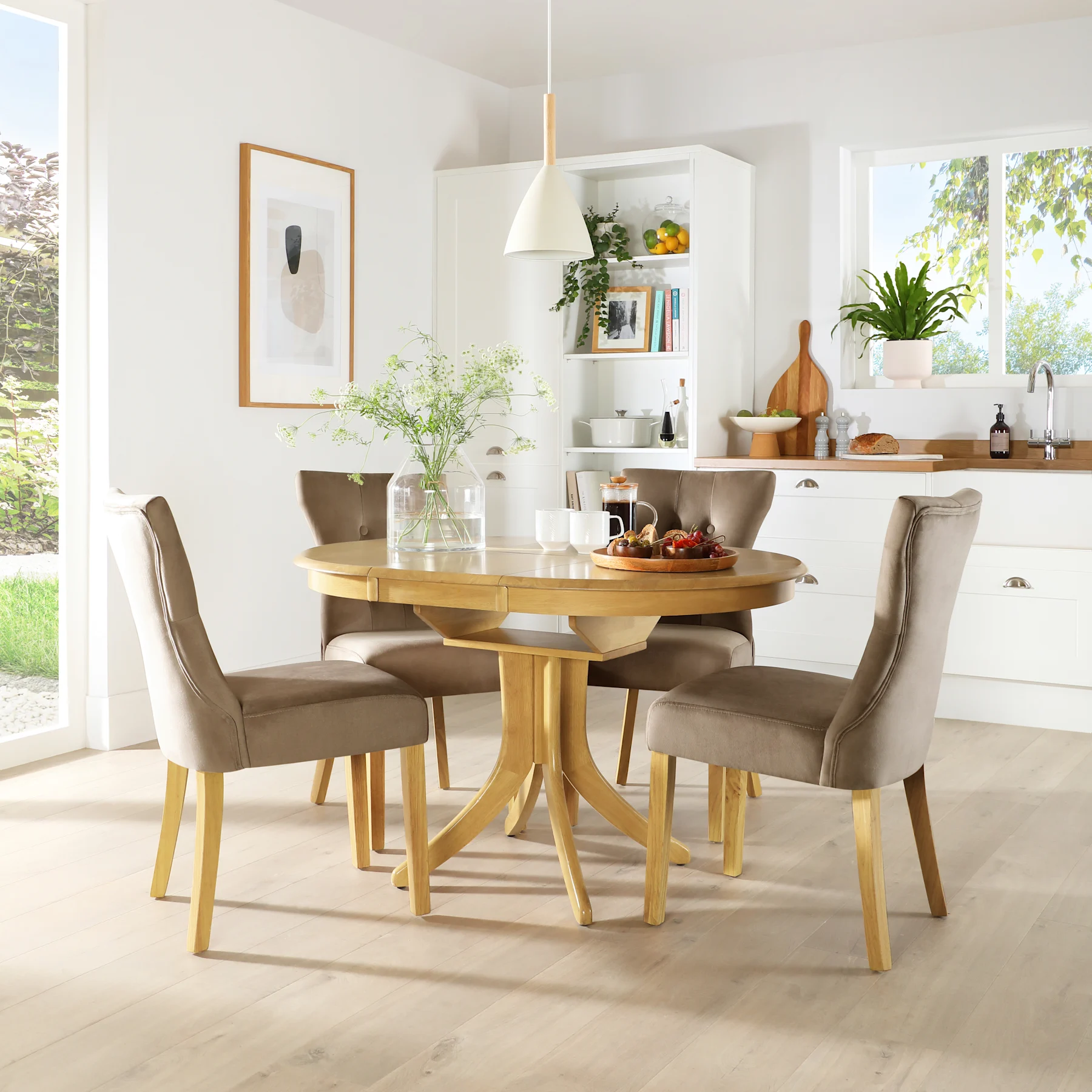 Hudson Round Extending Dining Table & 4 Bewley Chairs, Natural Oak Finished Solid Hardwood, Beige Classic Velvet, 90-120cm
